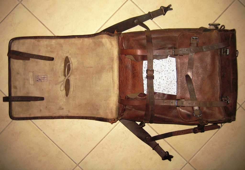 1926M Csendőrségi hátbőrönd.